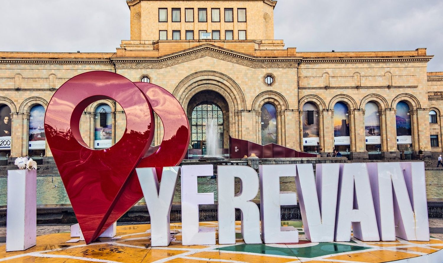 republic-square-in-yerevan-downtown-armenia 11
